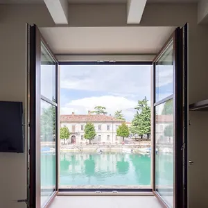 Cabanon Urban شقة