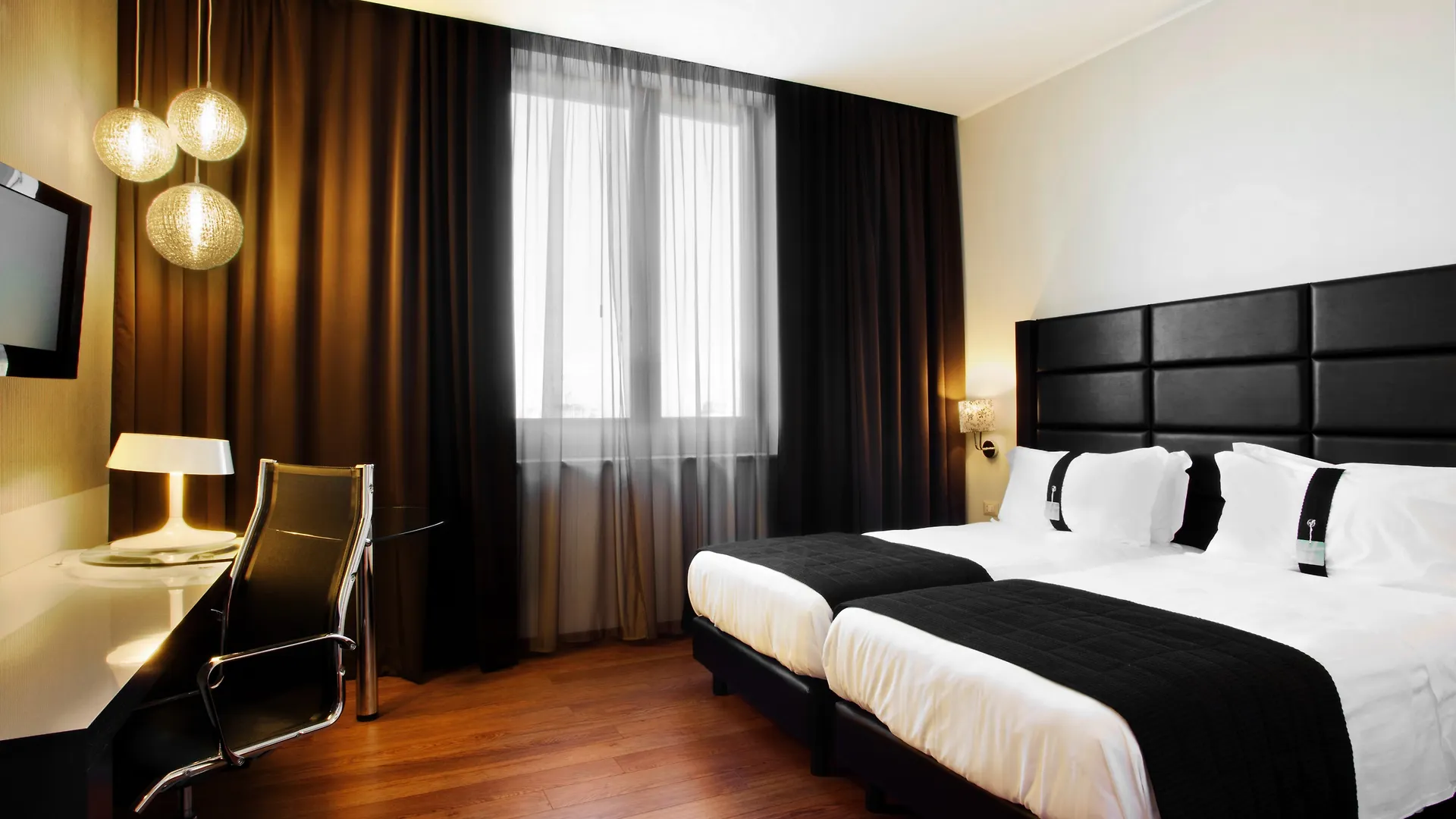 Holiday Inn Genoa City By Ihg Italy