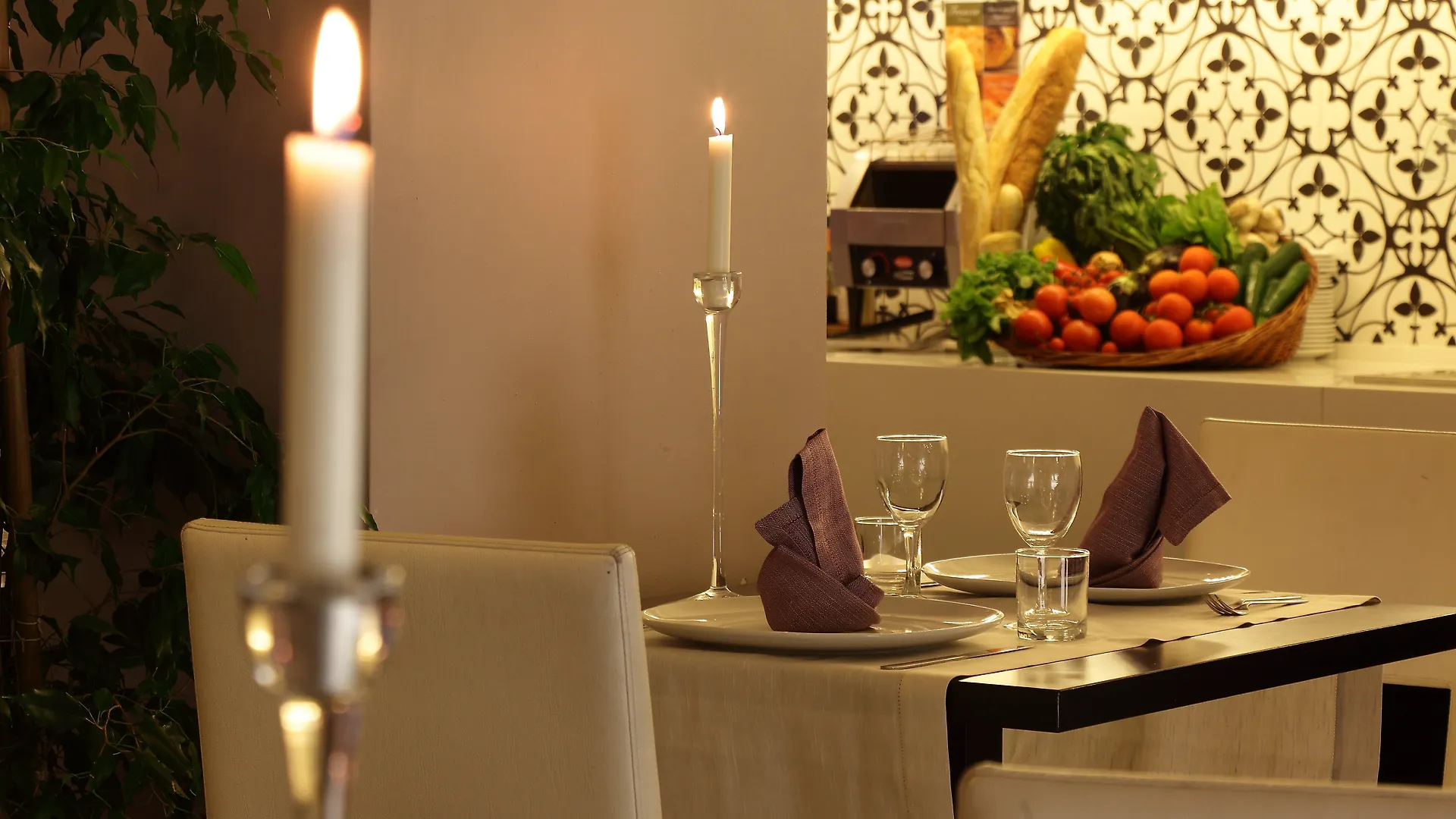 Holiday Inn Genoa City By Ihg Hotel