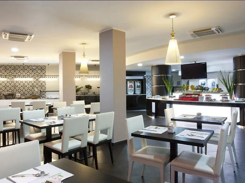 Holiday Inn Genoa City By Ihg Hotel