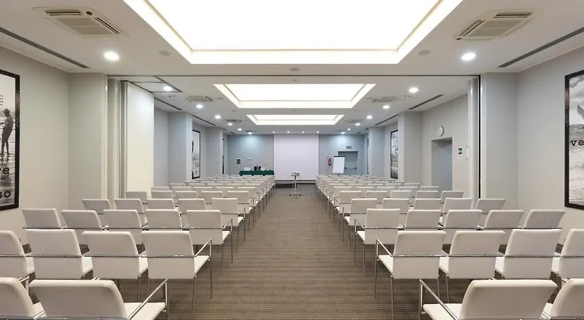 Hotel Holiday Inn Genoa City By Ihg