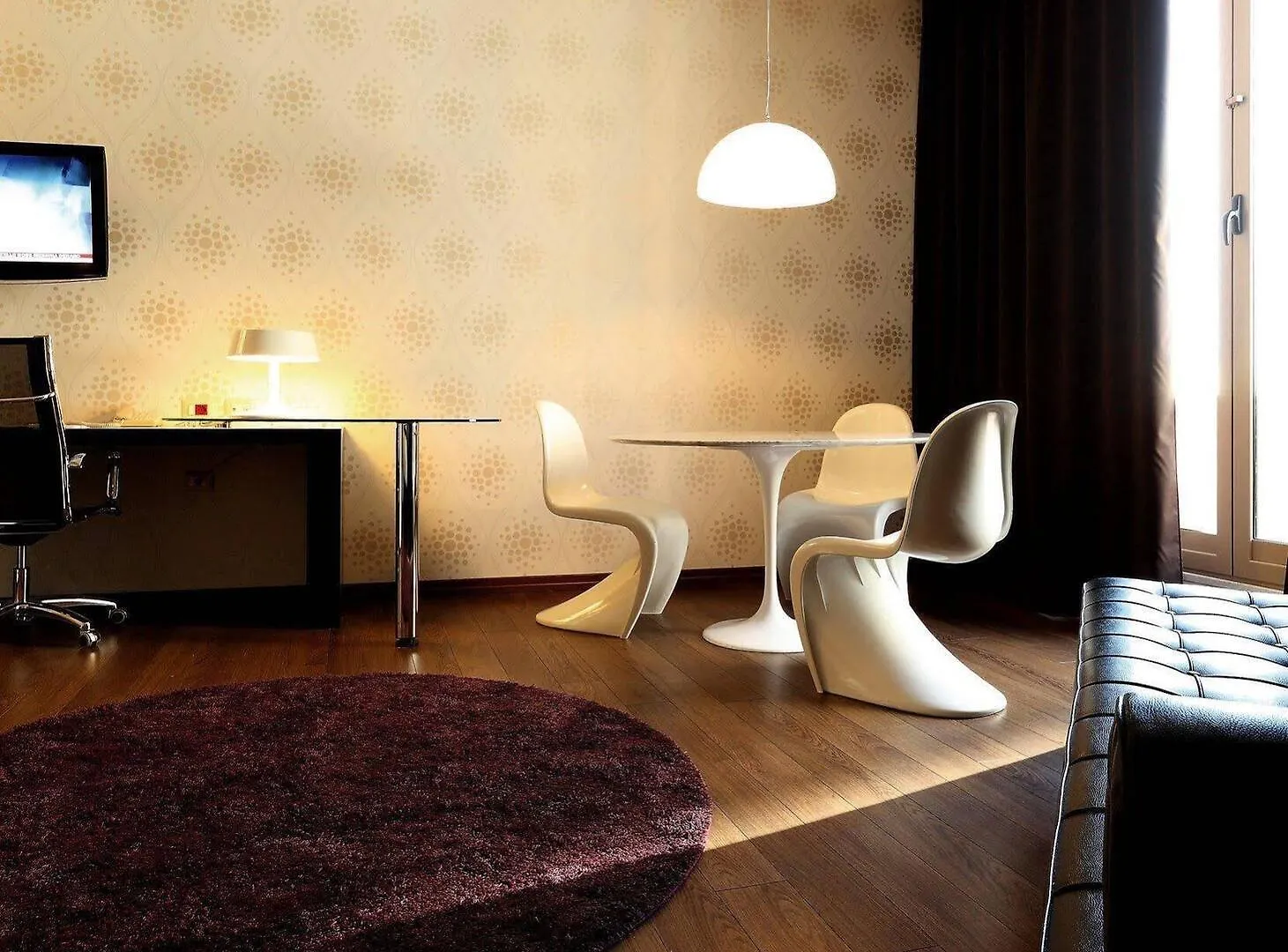 Holiday Inn Genoa City By Ihg Hotel
